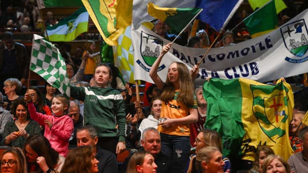 Bailíonn na sluaite le chéile ag Scór gach bliain