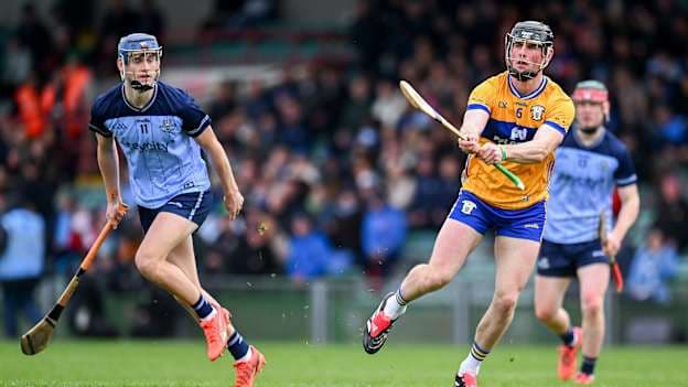 Niall O'Farrell, Clare, and Brian Hayes, Dublin, in Allianz Hurling League Division 1B Final action. Photo by Piaras Ó Mídheach/Sportsfile