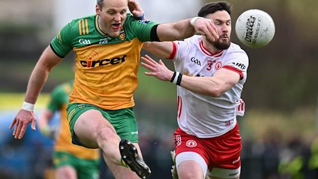 Michael Murphy, Donegal, and Peter Teague, Tyrone, in Allianz Football League action. Photo by Piaras Ó Mídheach/Sportsfile